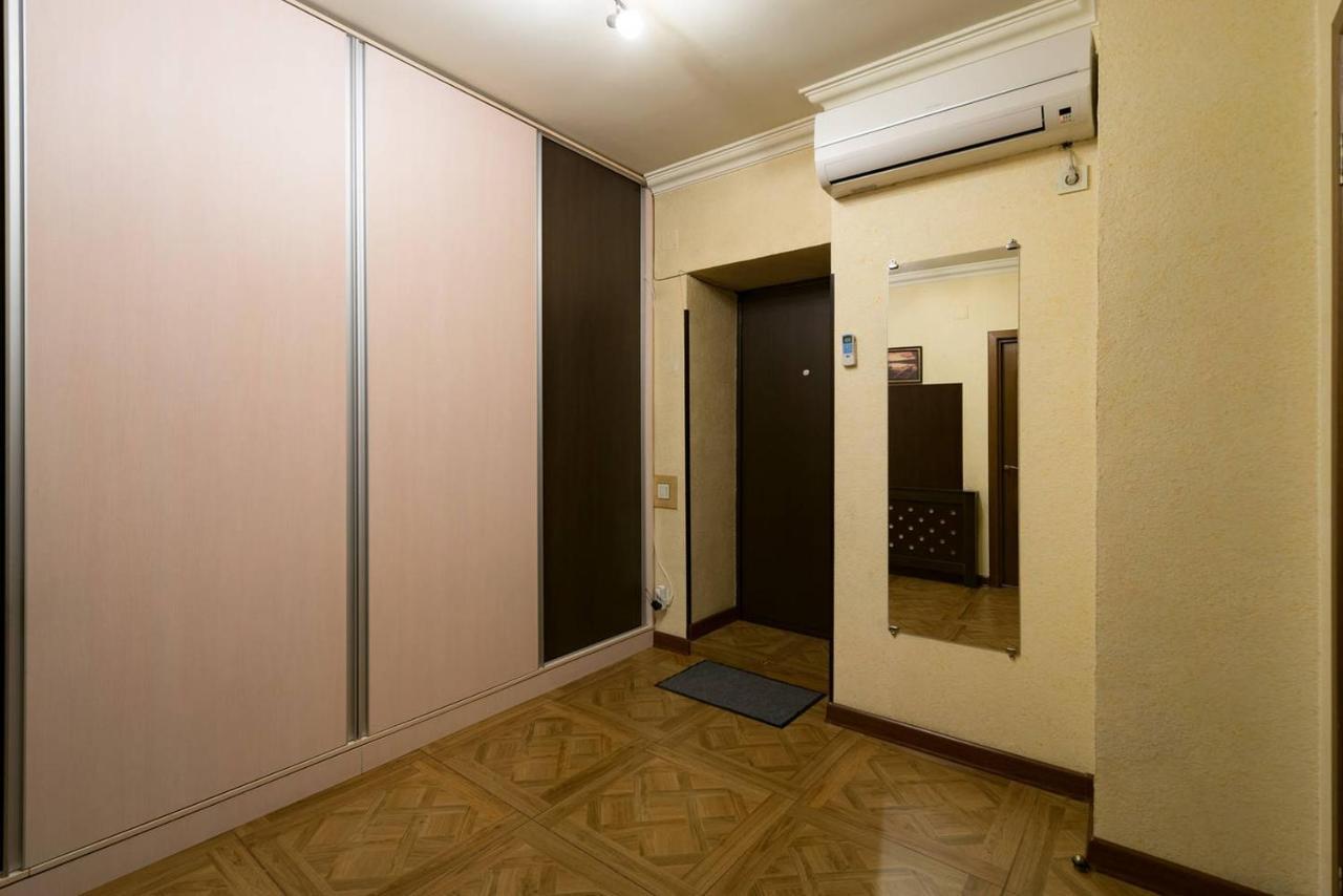 Nadezhda Apartments In Touristic Area, On The Dostyk Avenue 89 Almaty Exteriér fotografie